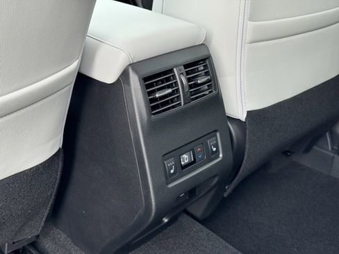 New 2025 Mitsubishi Outlander AWD image 13