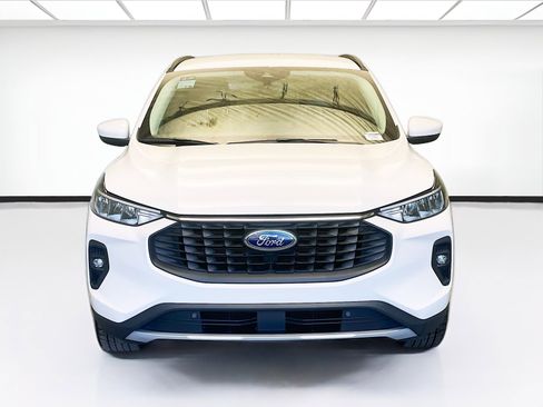 Used 2023 Ford Escape SE image 2