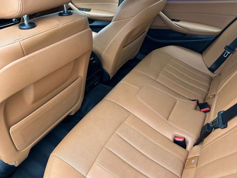 Used 2022 BMW 530i RWD image 12
