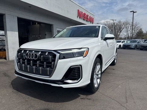 Used 2025 Audi Q7 3.0T Premium Plus image 5