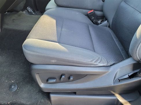 Used 2018 Chevrolet Silverado 1500 LT w/ LT Eassist Package image 16