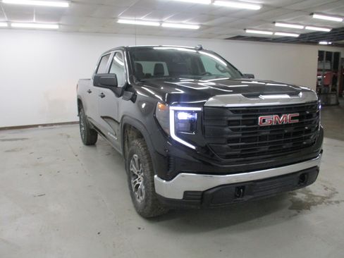 New 2026 GMC Sierra 1500 Pro image 3