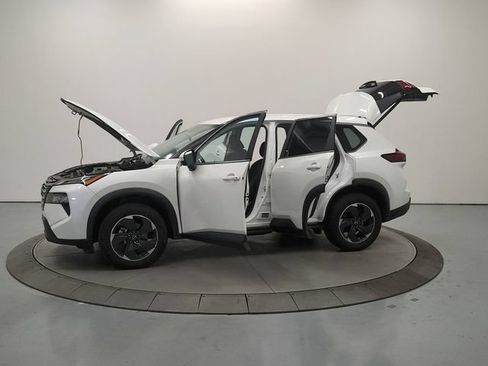 Used 2024 Nissan Rogue SV FWD image 13