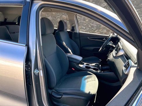 Used 2018 Kia Sorento LX image 7