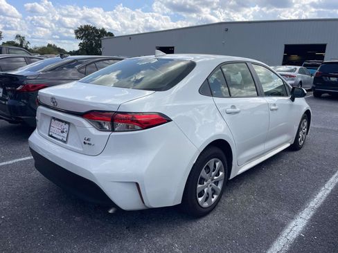 Used 2026 Toyota Corolla LE FWD image 2