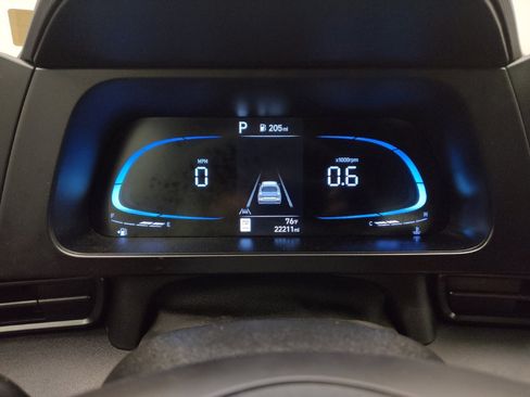 Used 2025 Hyundai Elantra Sport FWD image 23