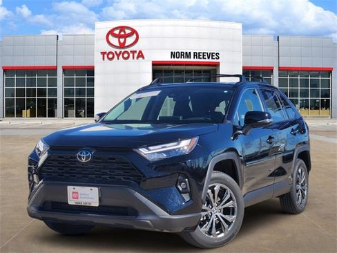 Used 2025 Toyota RAV4 XLE Premium image 1