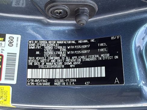 Used 2017 Toyota Sienna L image 33