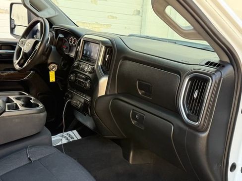 Used 2020 Chevrolet Silverado 2500 LT w/ Z71 Off-Road Package AWD/4WD image 16