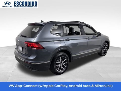 Used 2020 Volkswagen Tiguan SE w/ Panoramic Sunroof Package image 5