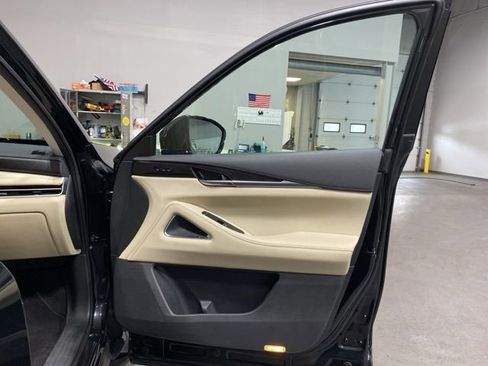 Used 2023 INFINITI QX60 Sensory w/ Vision Package AWD/4WD image 30