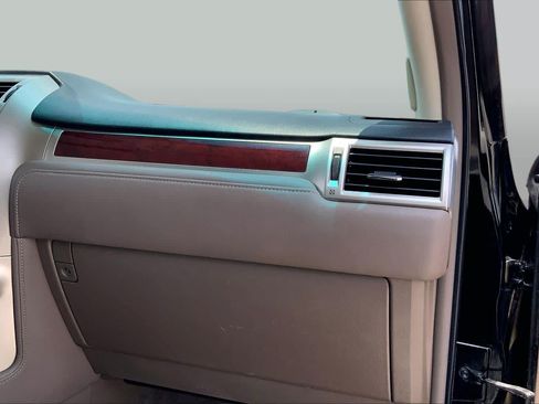 Used 2011 Lexus GX 460 w/ Convenience Pkg AWD/4WD image 17