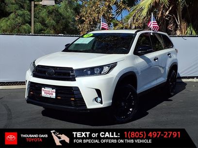 Certified 2019 Toyota Highlander SE w/ Nightshade Edition