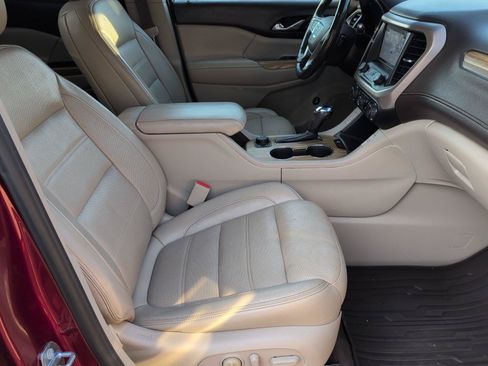 Used 2018 GMC Acadia Denali w/ Technology Package FWD image 42