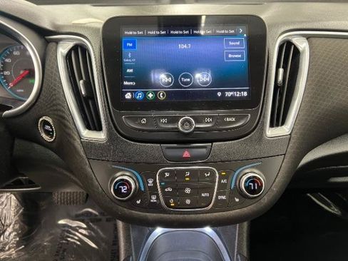 Used 2019 Chevrolet Malibu LT FWD image 19