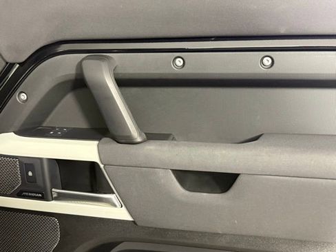 Used 2023 Land Rover Defender 110 S image 27