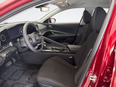 Used 2024 Hyundai Elantra SEL FWD image 10