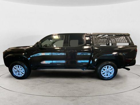 Used 2025 Toyota Tacoma SR5 AWD/4WD image 2
