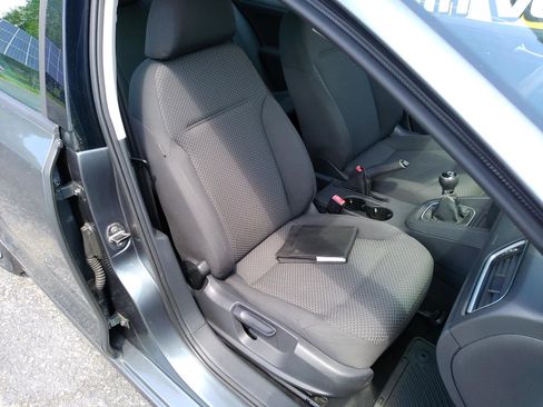 Used 2012 Volkswagen Jetta S FWD image 25