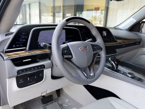 Used 2023 Cadillac Escalade Sport Platinum AWD/4WD image 15
