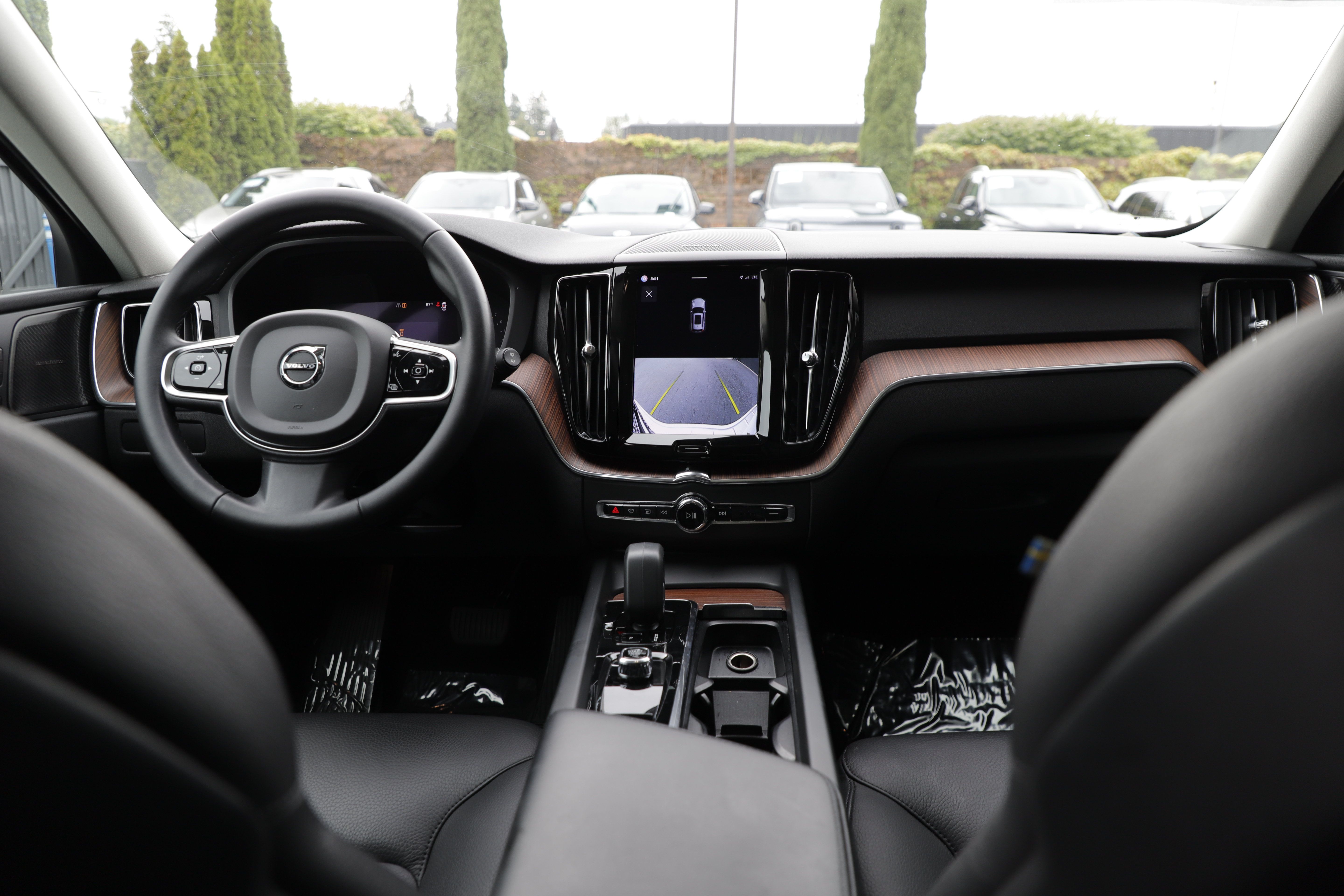 Used 2023 Volvo XC60 B5 Plus w/ Climate Package AWD/4WD image 11