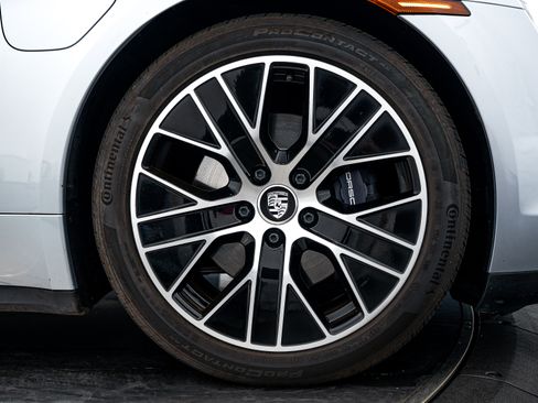 Certified 2021 Porsche Taycan image 11