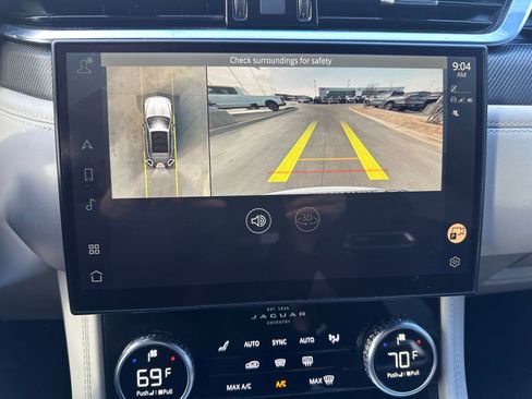 Used 2021 Jaguar F-PACE SVR image 20