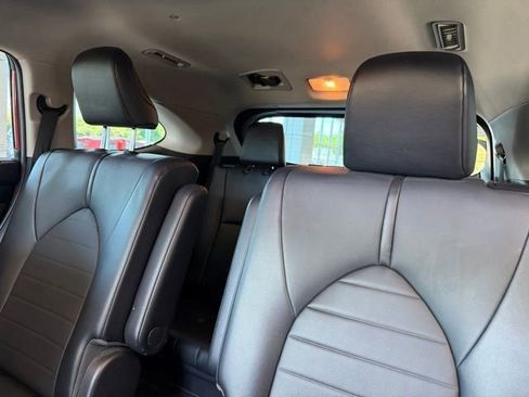 Used 2021 Toyota Highlander XLE FWD image 7