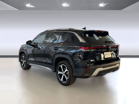 New 2026 Volkswagen Tiguan SE AWD/4WD image 3