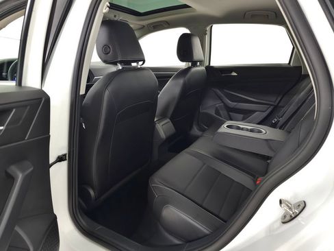 Used 2022 Volkswagen Jetta SE FWD image 24