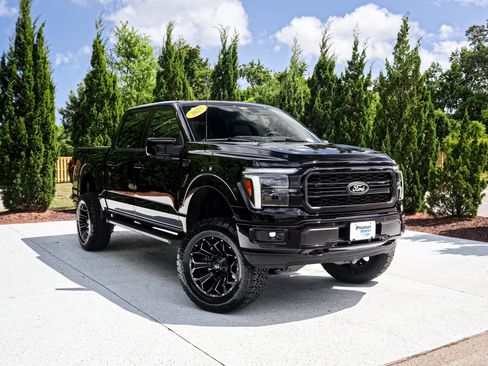 Used 2025 Ford F150 Lariat AWD/4WD image 2