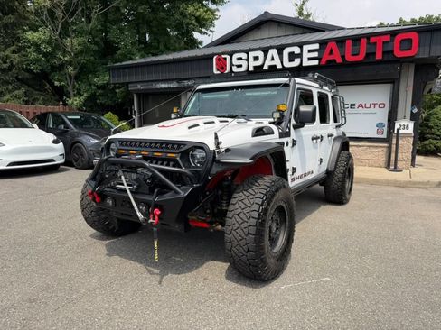 Used 2018 Jeep Wrangler Unlimited Sahara w/ Uconnect 4C Nav & Sound Group AWD/4WD image 2