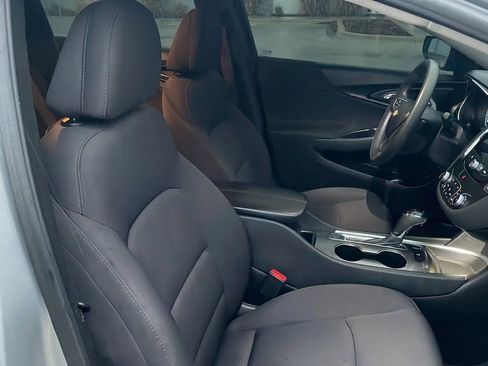 Used 2019 Chevrolet Malibu LT FWD image 16