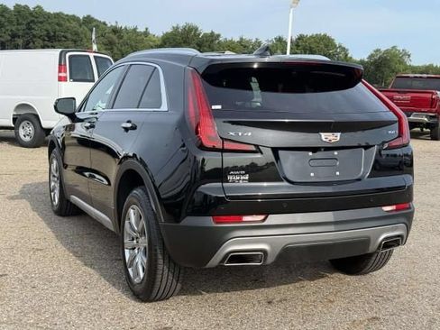 Used 2023 Cadillac XT4 Premium Luxury w/ Cold Weather Package AWD/4WD image 6
