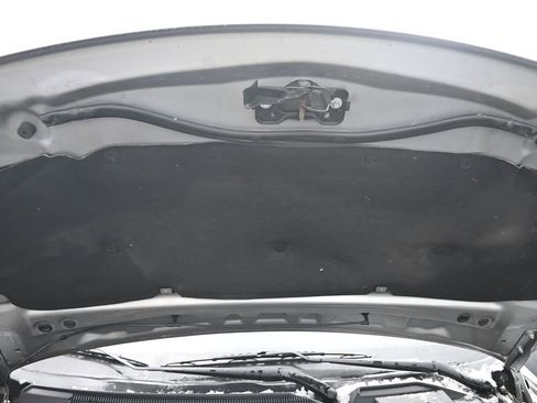 Used 2013 Chrysler Town & Country Touring image 20