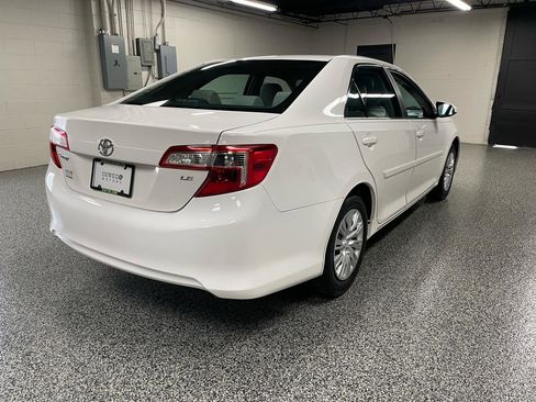 Used 2013 Toyota Camry LE FWD image 11