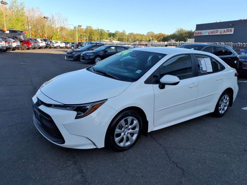 Used 2024 Toyota Corolla LE FWD image 3
