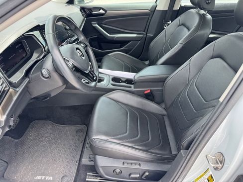 Used 2019 Volkswagen Jetta SEL Premium image 9