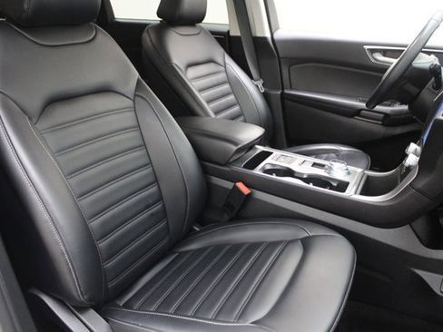 Certified 2022 Ford Edge SEL w/ Convenience Package AWD/4WD image 4