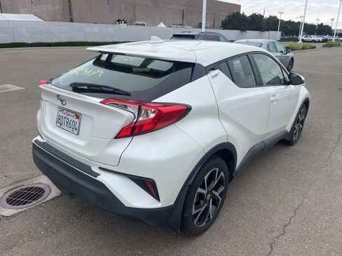 Used 2018 Toyota C-HR XLE FWD image 5