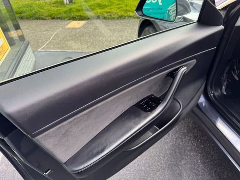 Used 2018 Tesla Model 3 Long Range image 11