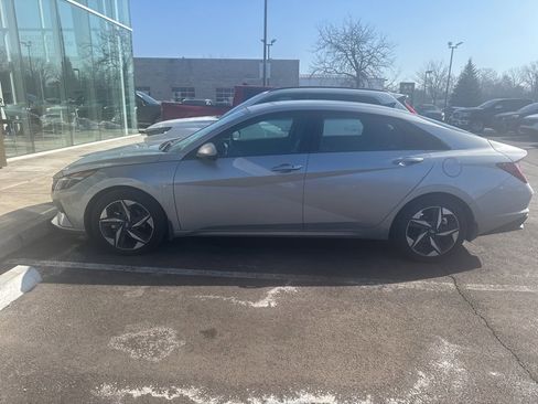 Used 2023 Hyundai Elantra SEL w/ Convenience Package image 1