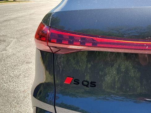 New 2026 Audi SQ5 Premium Plus AWD/4WD image 10