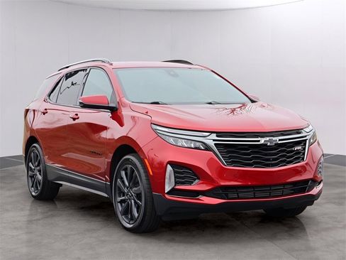 Used 2022 Chevrolet Equinox RS w/ RS Leather Package image 3