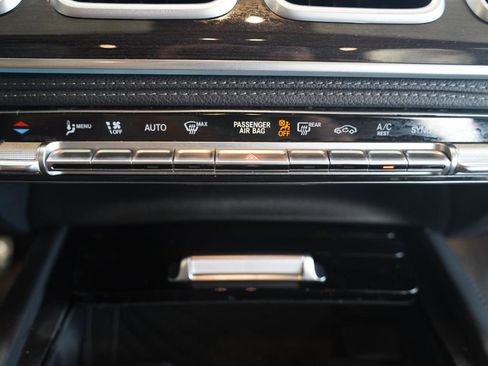 Used 2021 Mercedes-Benz GLS 580 4MATIC image 21