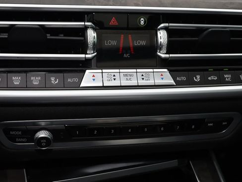 Used 2021 BMW X5 M50i image 40