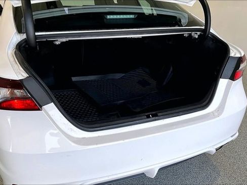 Used 2024 Toyota Camry SE image 39