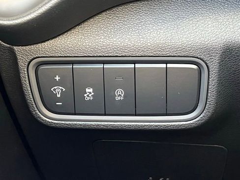 Certified 2025 Kia Soul LX w/ LX Technology Package image 31