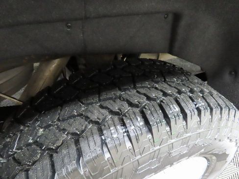 Used 2022 GMC Sierra 2500 SLE w/ SLE Value Package; image 29