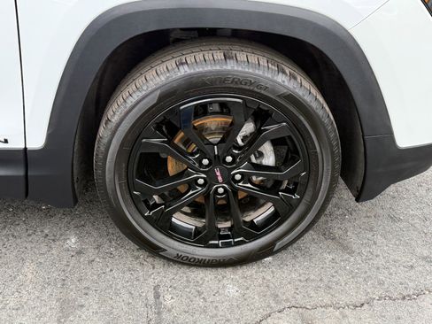 Used 2022 GMC Terrain SLT w/ Elevation Edition image 12